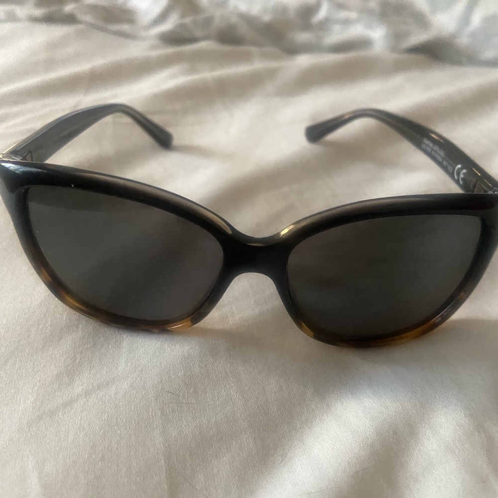 Selling Women’s Maui Jim Starfish Sunglasses. Good Condition!